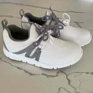 FootJoy girls golf shoes size 4, fit like 2 or 3